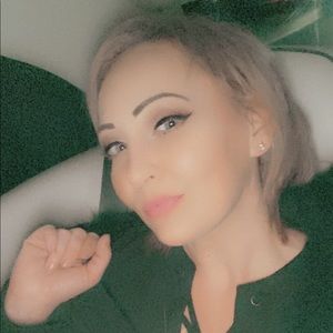 Meet your Posher, Mallorie